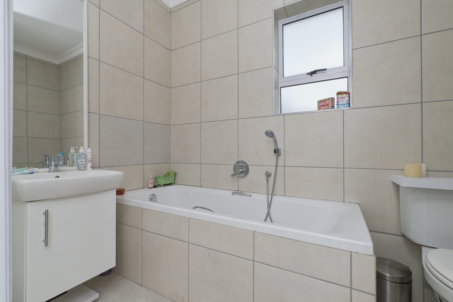 To Let 2 Bedroom Property for Rent in Parsonsvlei Eastern Cape